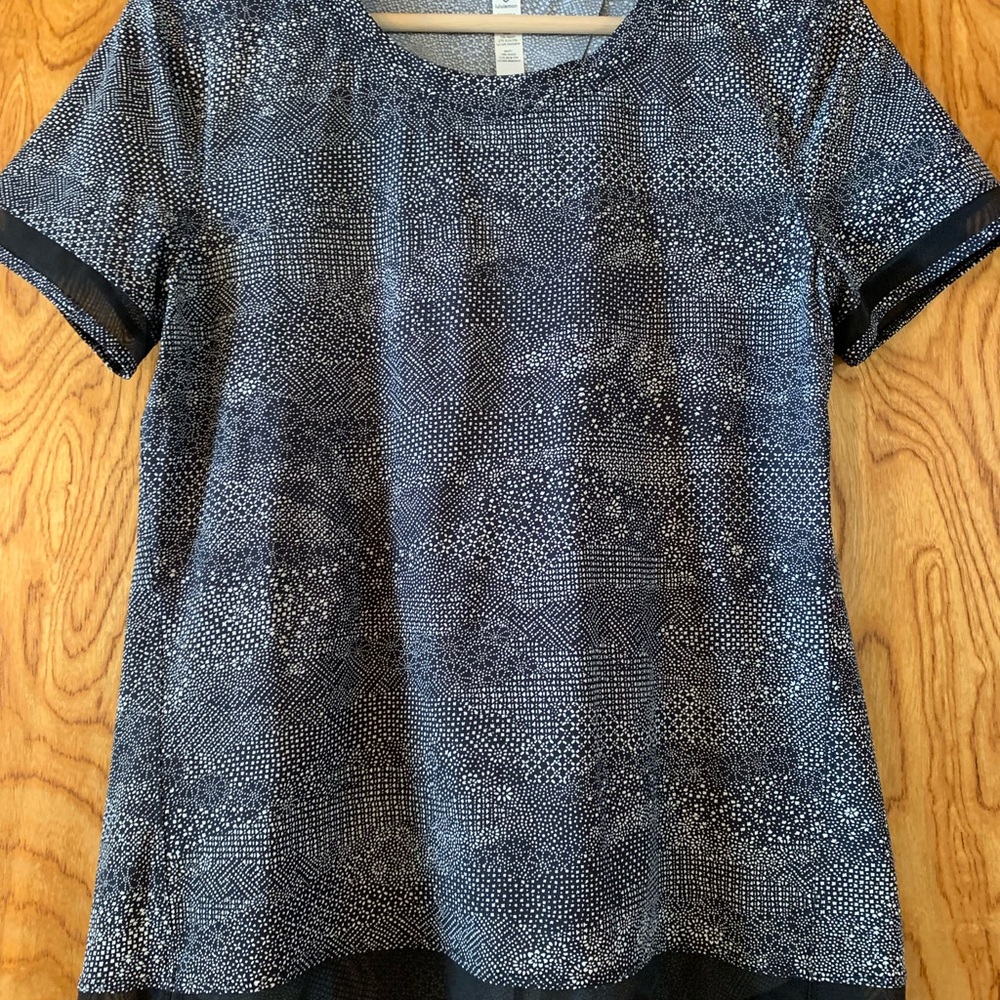 Lulu lemon athletica Black and Gray Short Sleeve Top